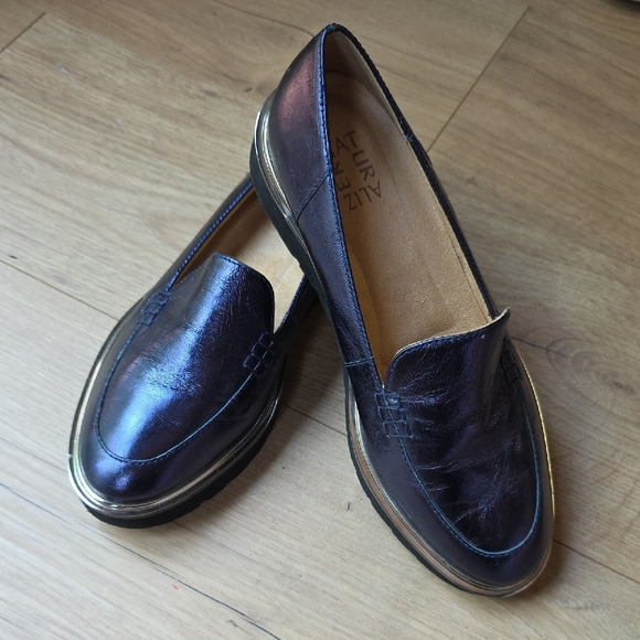 Naturalizer -Andie Loafer Shiny Metallic Blue Loafer - Picture 5 of 6